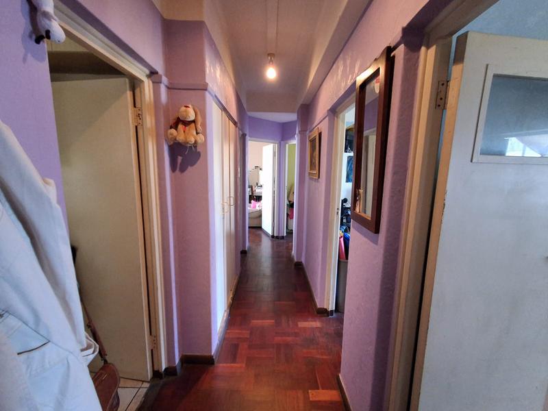 3 Bedroom Property for Sale in Sea Point Western Cape